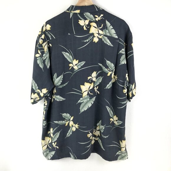 Tommy Bahama Gray 100% Silk Floral Hawaiian Shirt Size Large - Picture 2 of 8